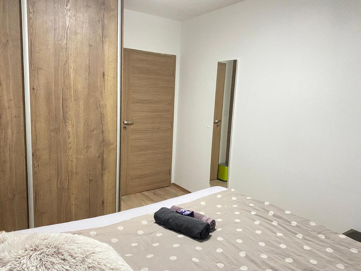 Apartman Slnecna Terasa S Vlastnym Parkovanim Na 2 Auta Apartment Жилина Екстериор снимка