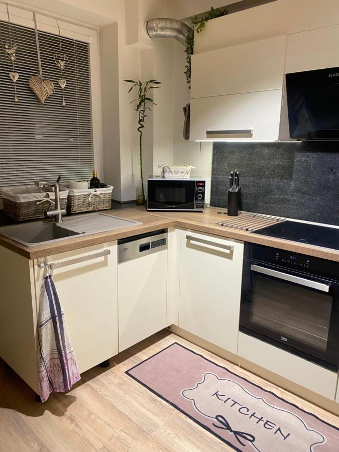 Apartman Slnecna Terasa S Vlastnym Parkovanim Na 2 Auta Apartment Жилина Екстериор снимка