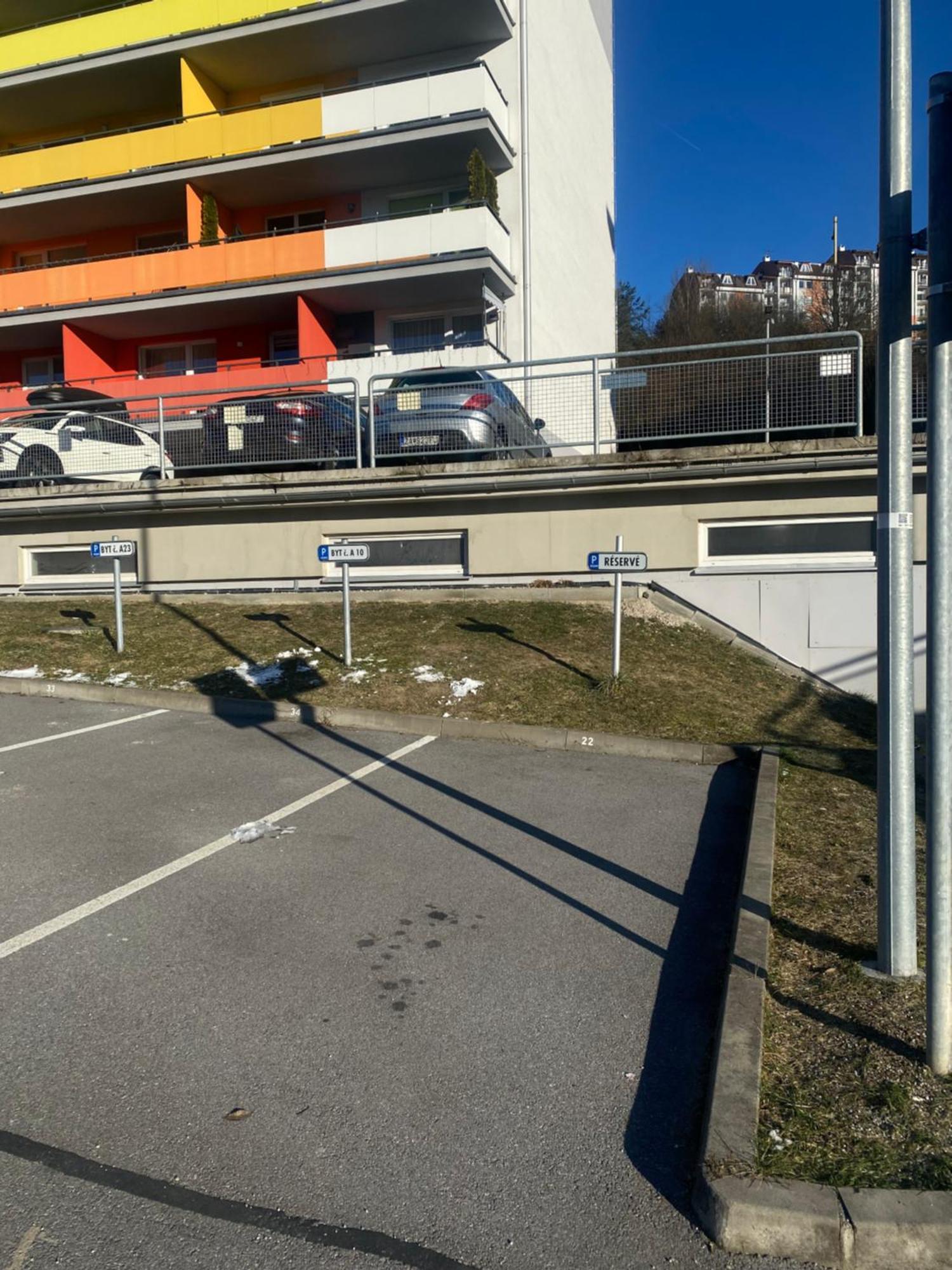 Apartman Slnecna Terasa S Vlastnym Parkovanim Na 2 Auta Apartment Жилина Екстериор снимка