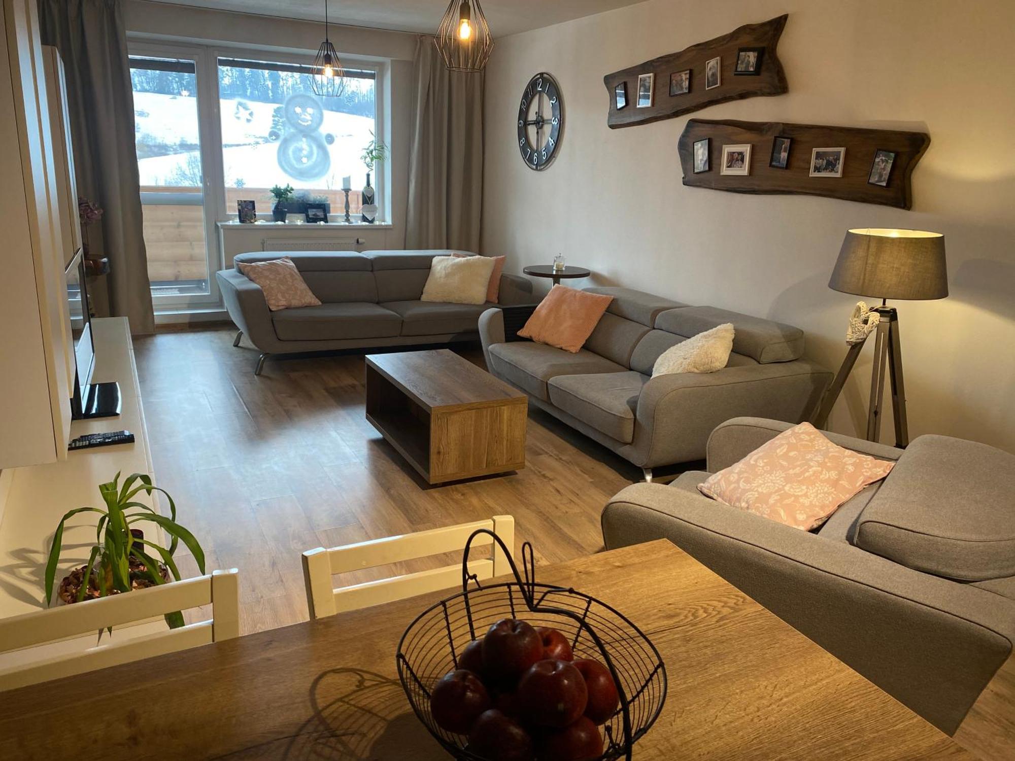 Apartman Slnecna Terasa S Vlastnym Parkovanim Na 2 Auta Apartment Жилина Екстериор снимка